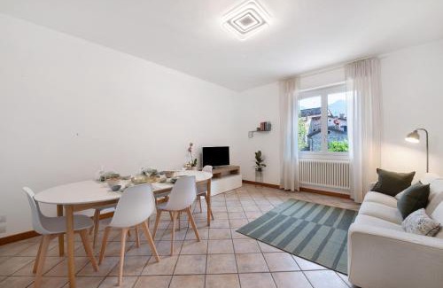 Mandello del Lario Apartment | Maddy' s House
