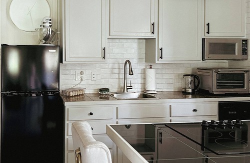 Belltown House | Made for Solo Travelers