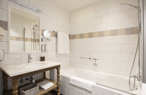 Chatelain Hotel | Made in Louise
