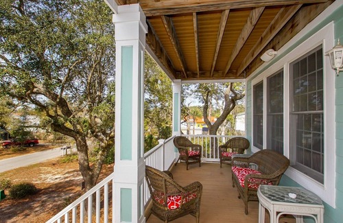 Yaupon Beach House | Made in the Shade - Coastal Vacation Resorts