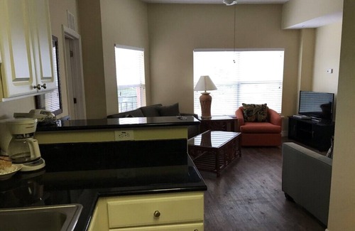 Madeira Beach Apartment | Madeira Beach Condo near John's Pass