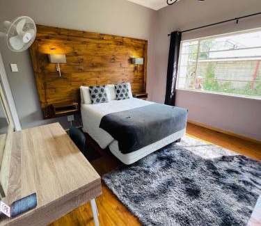Komani House | Madeira Bed