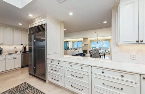 Marco Island Apartment | Madeira Luxury Beachfront Condo