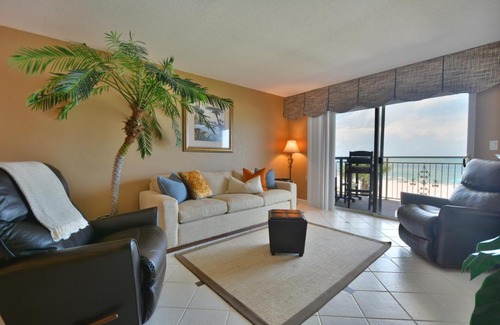 Madeira Beach Apartment | Madeira Norte #212 Condo