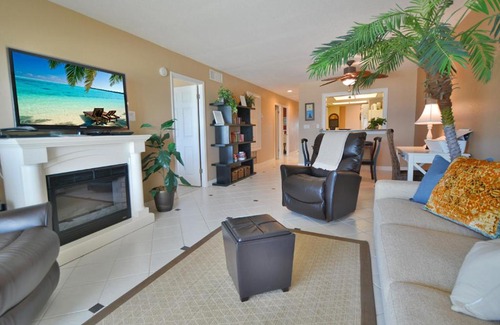 Madeira Beach Apartment | Madeira Norte #212 Condo