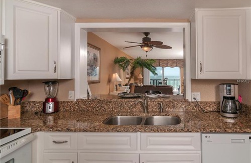 Madeira Beach Apartment | Madeira Norte #212 Condo