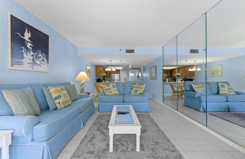 Madeira Beach Condo | Madeira Place 303: 1BD/2BA Retreat Near John's