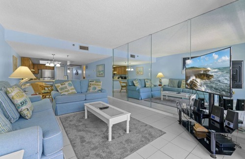 Madeira Beach Condo | Madeira Place 303: 1BD/2BA Retreat Near John's