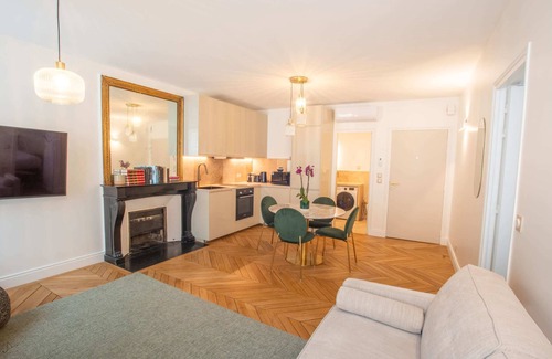 Chaussee-d'Antin Apartment | Madeleine Opéra - Excellent One Bedroom in Paris
