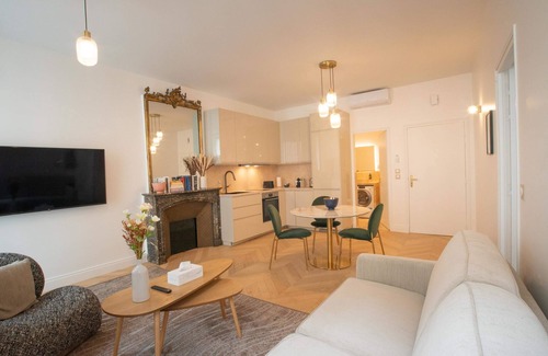 Chaussee-d'Antin Apartment | Madeleine Opéra - Excellent One Bedroom in Paris