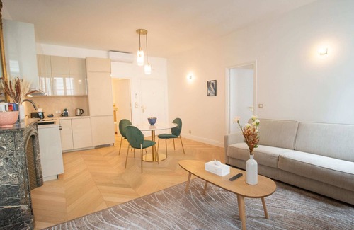Chaussee-d'Antin Apartment | Madeleine Opéra - Excellent One Bedroom in Paris