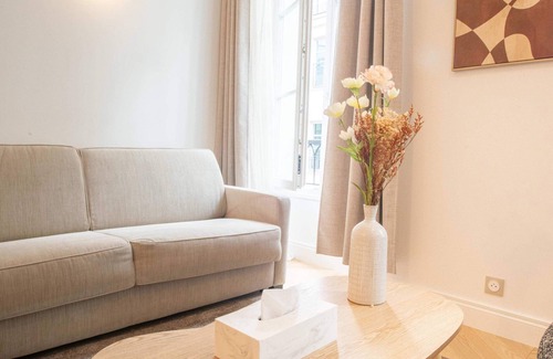 Chaussee-d'Antin Apartment | Madeleine Opéra - Excellent One Bedroom in Paris