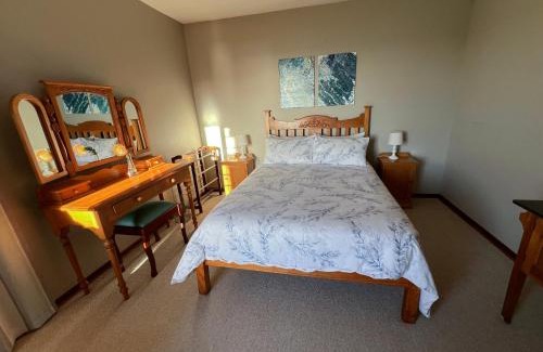 Wavecrest Apartment | Madeleine's