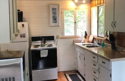 La Pointe Cottage | Madeline Island cottage - steps of Lake Superior. CONTACT OWNER FOR SHORTER STAY
