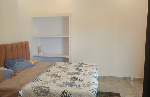 Faizabad House | Madhur Kunj Guest House Pick and Drop