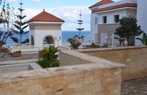 Al Hoceima Apartment | Madinat Bades Only Family