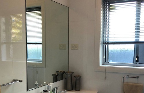 Adamstown House | Madison Gardens - centrally located and private