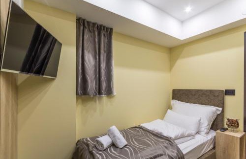 Savamala Bed & Breakfast | Madison - Square Sava