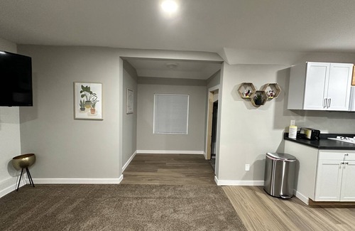 Peoria House | Madison’s Place UNIT B