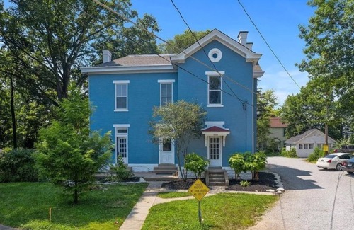 Roselawn Finance Apartment | Madisonville - Stunning 100 yr old home - Corporate Condo/Apt. - Monthly Rental