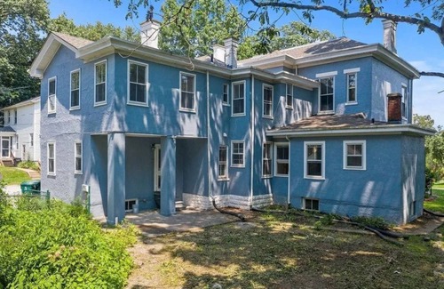 Roselawn Finance Apartment | Madisonville - Stunning 100 yr old home - Corporate Condo/Apt. - Monthly Rental
