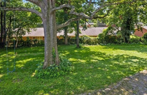 Roselawn Finance Apartment | Madisonville - Stunning 100 yr old home - Corporate Condo/Apt. - Monthly Rental