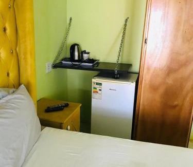 Glen Cowie House | Madzindwa Guest House