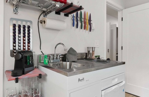 Whittier Heights House | Mae's sweet suite - Micro Studio - 91Walkscore