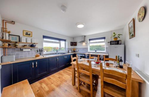 Llanon House | Maenllwyd