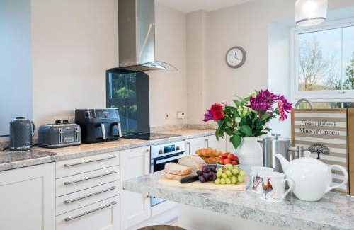 Boncath House | Maes Yr Onnen