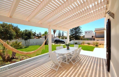 Marsala Villa | MAESTRALE Villa Elen, a stone's throw from the sea
