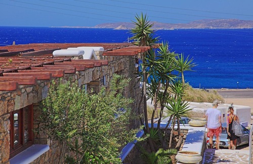Paraga Apartment | Maganos DekaEnnea:Mykonos Apartment, close to the sea, breakfast included, shared pool