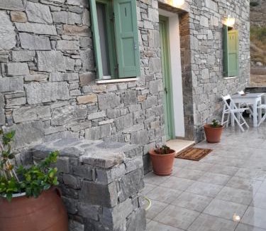 Livadi Apartment | Magda house