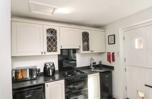Buxton Cottage | MAGDALA, pet friendly, character holiday cottage in Buxton