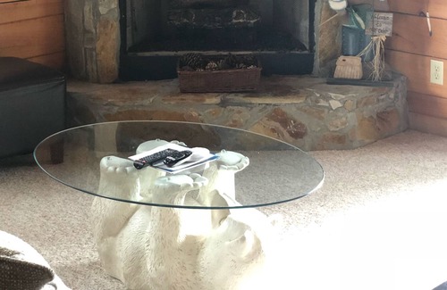 Valley Creek Run Cabin | MAGGIE FAVORITE 3/3 FAMILY LOG CABIN with GREAT VIEWS, LARGE GAME ROOM & HOT TUB