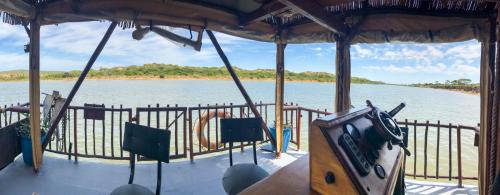 Colchester Boat Rental | Maggie May House Boat - Colchester - 5km from Elephant Park
