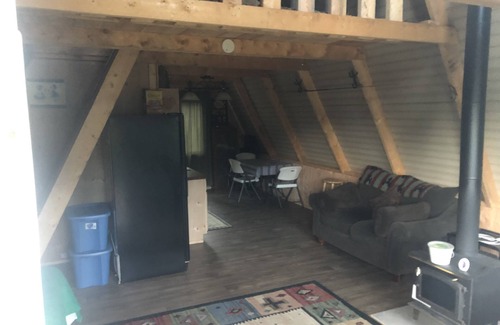 Salcha Cabin | Maggie’s Lake Cabin sleeps 4