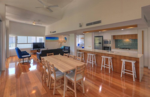 Horseshoe Bay Apartment | Maggies Beachfront Apt. 5