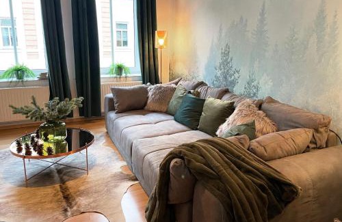 Gera Apartment | Magic Forest Design Apartment, 65 Zoll TV, Waschtrockner, beste Lage, am Markt