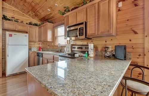 Hemlock Hills Cabin | Magic Moments II | Heart-Shaped Jacuzzi, Pool Table, Private Hot Tub!