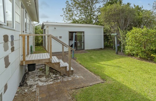 Hahei Cabin | Magic on Margot - Hahei Holiday Home