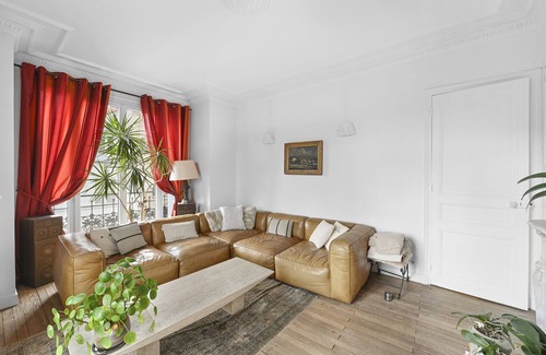 6th Arrondissement Apartment | Magic on the Marche, by Veeve