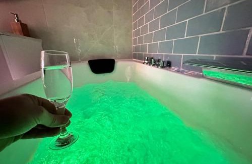Barbatre Apartment | Magic suite avec Balnéo, Sauna et terrasse