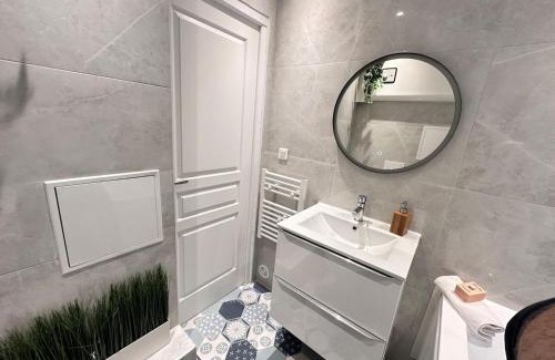 Barbatre Apartment | Magic suite avec Balnéo, Sauna et terrasse