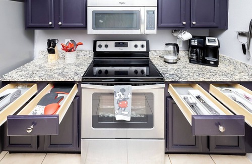 West Kissimmee House | Magic Villa, 10 Mins to Disney – Fun for the Whole Family w/Pool & Game Room!