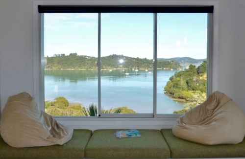 Russell House | Magic Water Views Russell