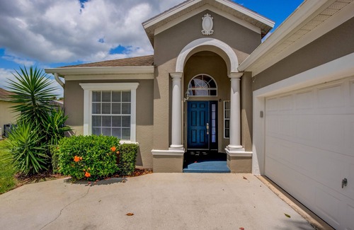Villa Sorrento House | Magical 4Br/3ba gated home w/Pool & Spa near Tower Lake, Disney World, and Golf