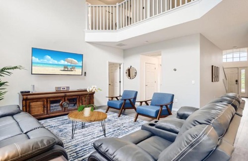 Kissimmee House | Magical 7BR Resort Pool Home Near Disney & Orlando Attractions