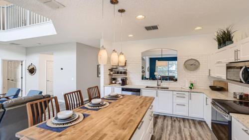 Kissimmee House | Magical 7BR Resort Pool Home Near Disney & Orlando Attractions