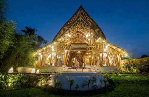 Selat Villa | Magical Bamboo House with Breathtaking view